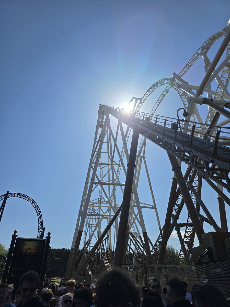 Beautiful day for it 🎢 <a href="/THORPEPARK/">Thorpe Park Official</a>
