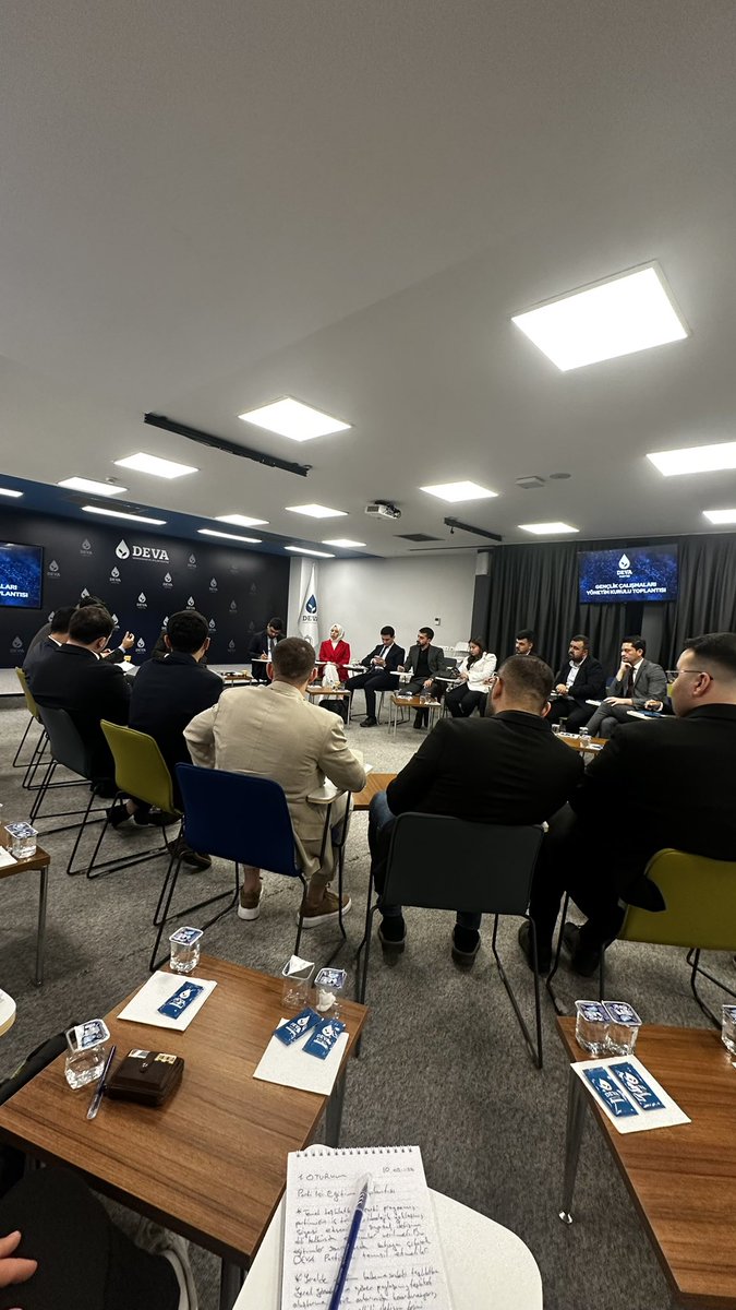 yanardagdijital's tweet photo. Gençlik Çalışmaları Yönetim Kurulu toplantımızı gerçekleştiriyoruz. Gençliğin enerjisiyle, sorumluluğumuzun bilinciyle çalışmalarımızı kararlılıkla sürdürüyoruz.

@gencdevagm @av_msbasaran https://t.co/w9WFGll2Ah