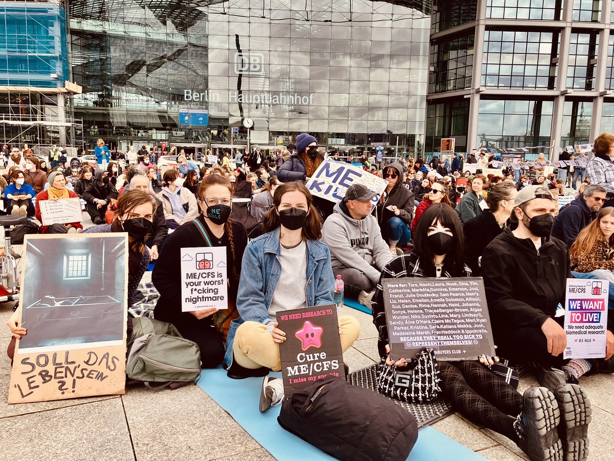 Fe. (@nohealthnofun) on Twitter photo Some <a href="/BerlinBuyers/">+ BERLIN BUYERS CLUB +</a> peeps at the <a href="/LiegendDemo/">Initiative #LiegendDemo, ME/CFS</a> Berlin today Some <a href="/BerlinBuyers/">+ BERLIN BUYERS CLUB +</a> peeps at the <a href="/LiegendDemo/">Initiative #LiegendDemo, ME/CFS</a> Berlin today