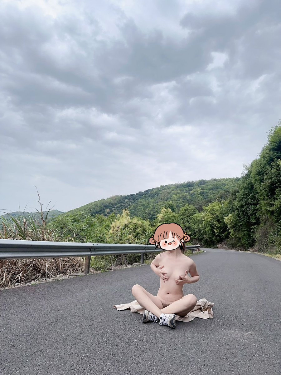 这应该是我拍的最喜欢的一套了，我又回来了！！！！

@luchu888888 https://t.co/hdSXsCiDwf