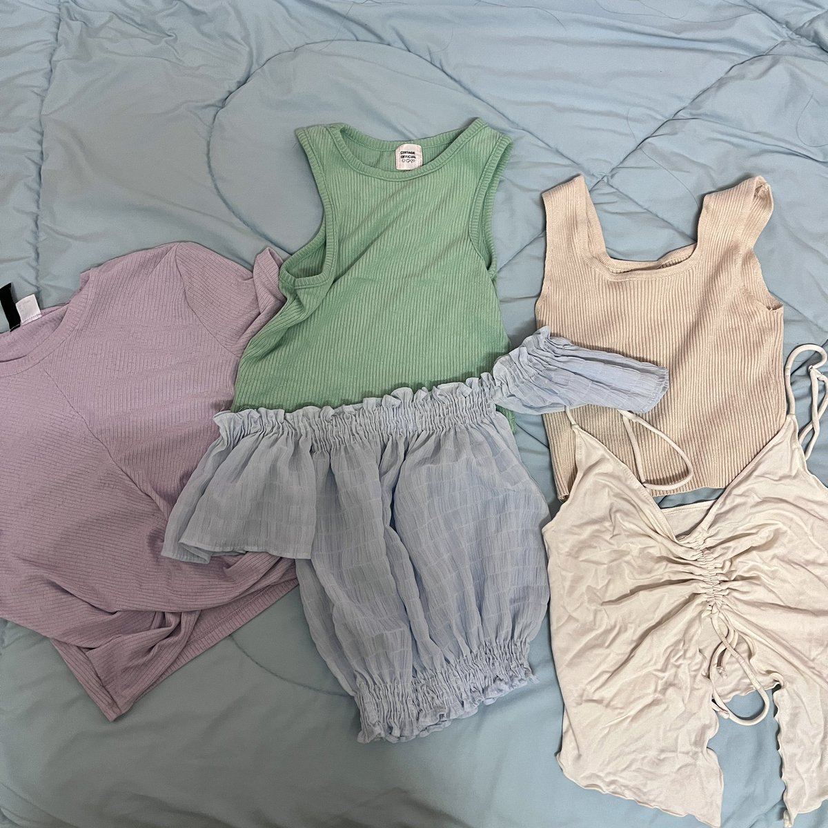 bubb1est0re's tweet photo. ส่งต่อเสื้อผ้ามือสองตัวเล็กๆ 🎀สายเดี่ยว แขนกุด เกาะอก🧸

ค่าส่งเหมา 30/50 ลงราคาในเมนชั่นนะคะ

#เสื้อผ้ามือสอง #เสื้อผ้ามือสองสภาพดี #ส่งต่อเสื้อมือสอง #ส่งต่อเสื้อผ้ามือ2 #โล๊ะตู้เสื้อผ้ามือสอง #โล๊ะตู้ #ส่งต่อเสื้อผ้า https://t.co/5efAVrHvyN