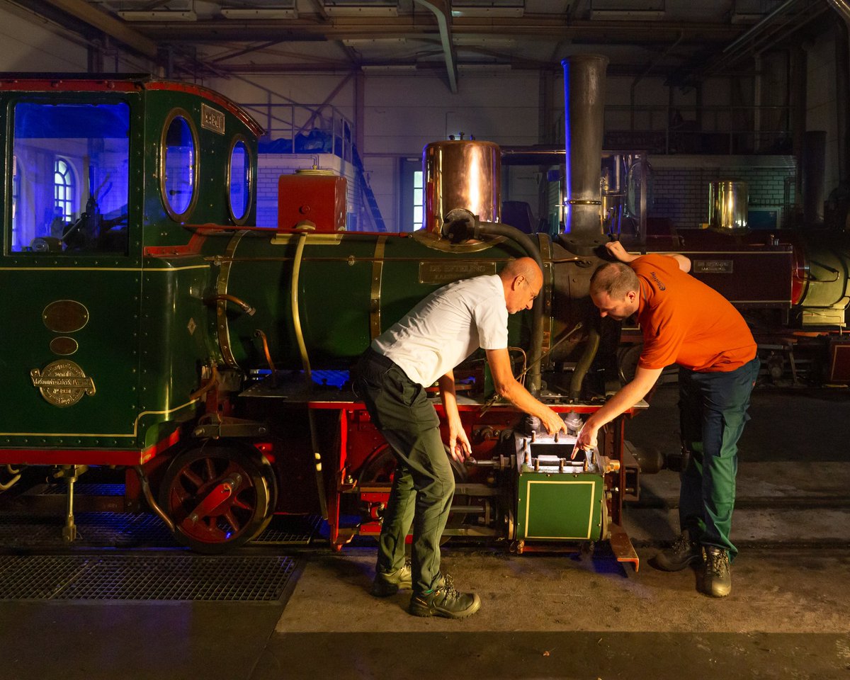 Theme Park Science tweet media