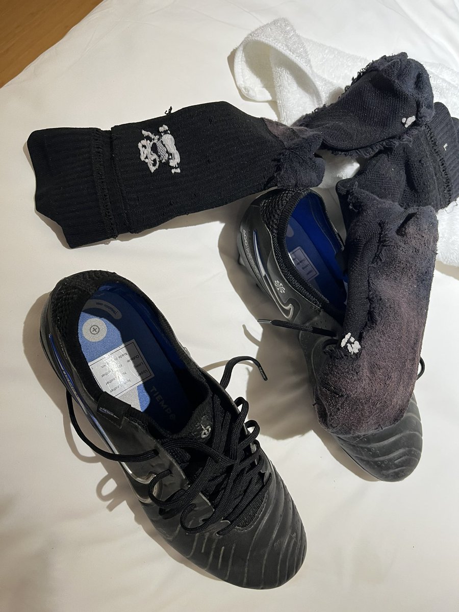 【足球体育生⚽】
也是最近新聊的，颜值在线！真的很帅，很像韩国一个明星。下单可以解锁更多照片视频哦。
天天训练踢球，🧦味道大的很，每双都穿到包浆。
聊天记录是个预告哦，宝子们可以猜猜和这个体育生弟弟发生了什么🥰🥰以后有机会再分享。
想要他袜子和内裤的快来预定哦。