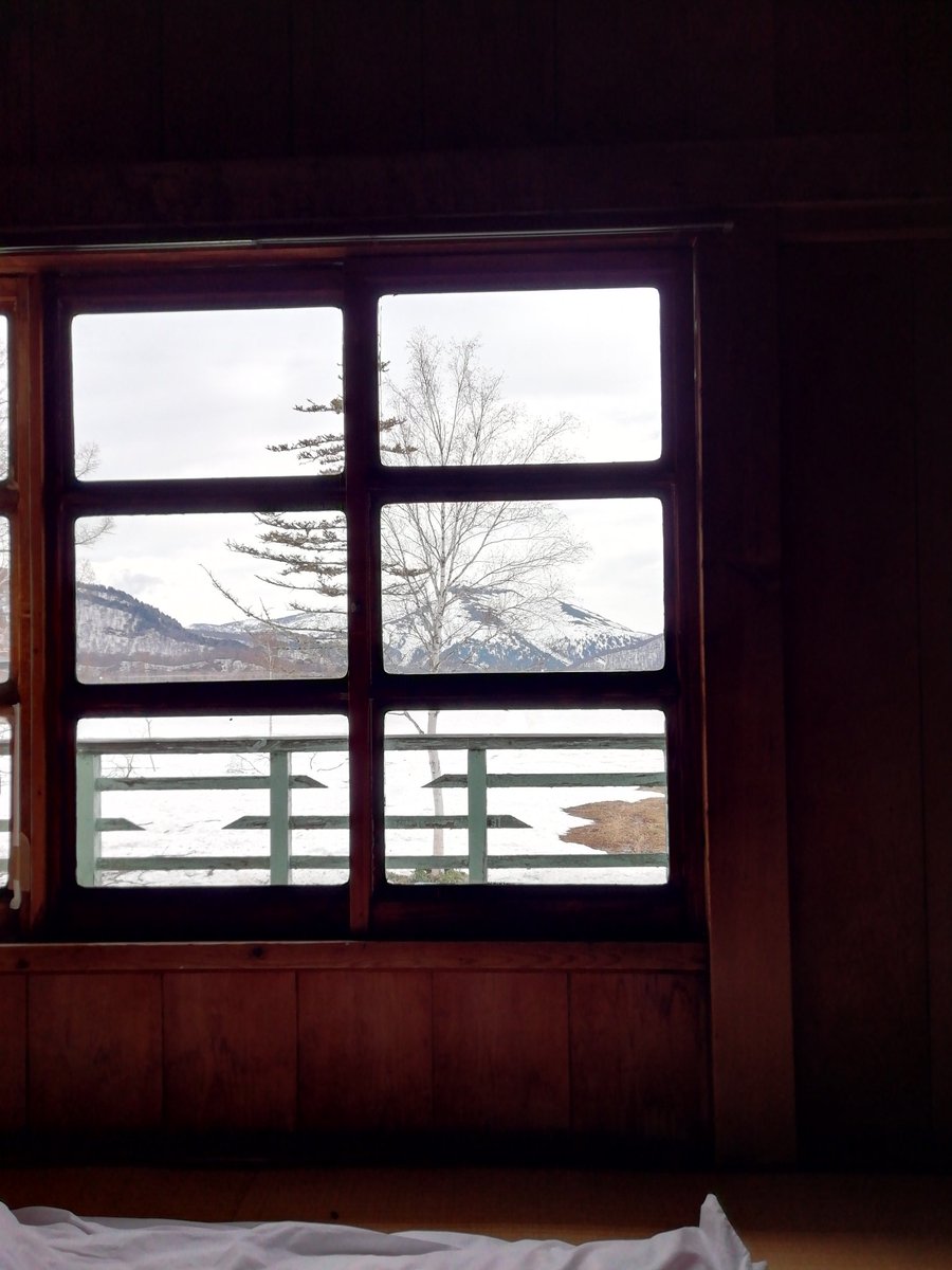 00marty's tweet photo. ５月８日から尾瀬入りしています。
今年は雪が多く、県境までスノーモービル移動という貴重な経験ができました。
ただいま小屋開け作業真っ最中です。 https://t.co/WwwUUYlBLQ