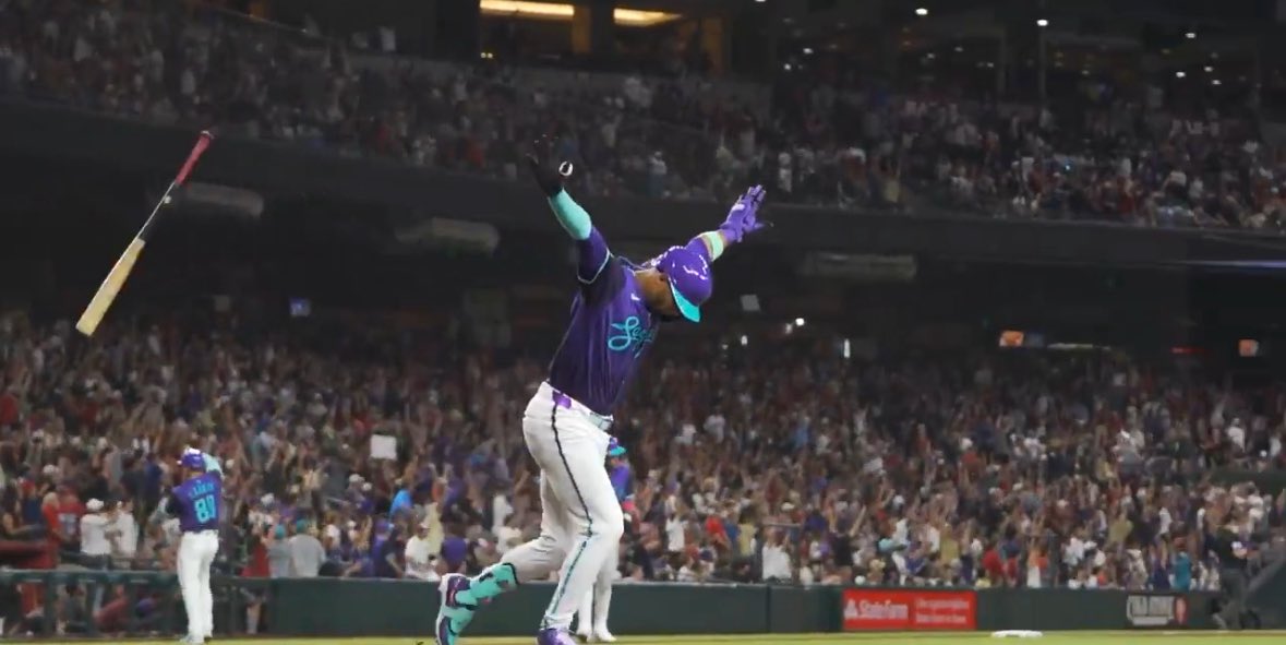 BlakeHHarris's tweet image. Shohei Ohtani did it better
