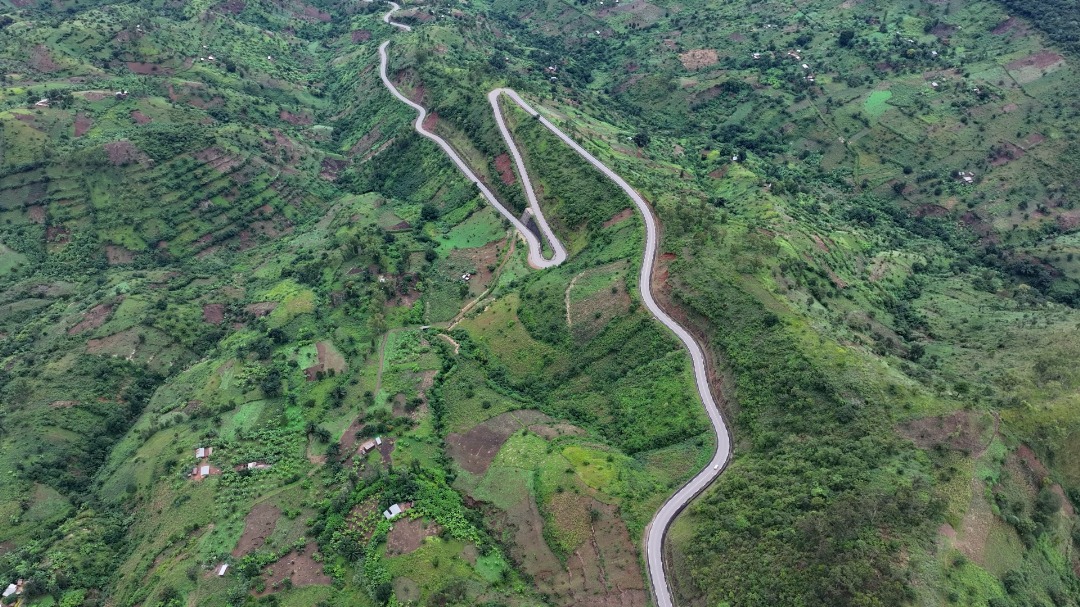 sinrenovat's tweet image. Burunga : une perle du sud née de la fusion de quatre provinces

La nouvelle province de #Burunga est une perle du #Burundi. Elle est née de la fusion des anciennes provinces de #Bururi, #Makamba, #Rumonge et #Rutana. Son chef-lieu est à Makamba. C’est une région très belle,