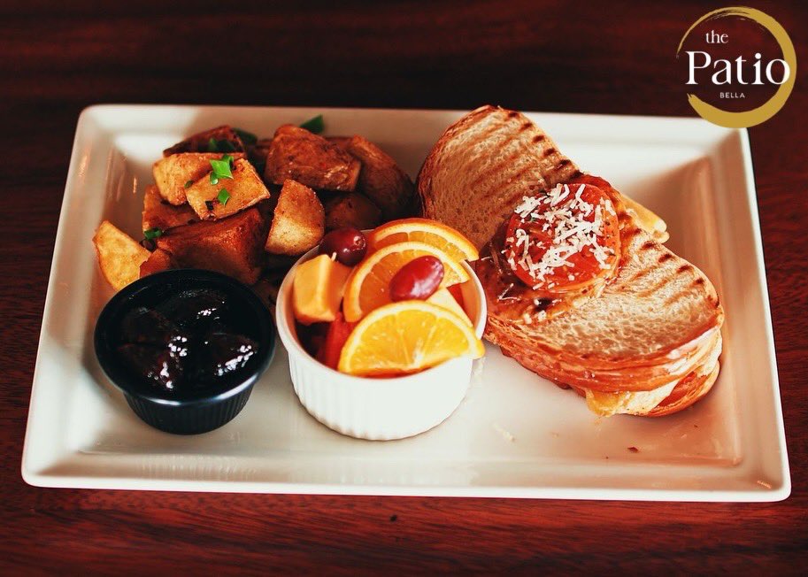 #12DaysOfBreakfast | Day 10: BELLA CRISTO SANDWICH
Grilled chicken 🍗, turkey ham 🍖, cheese 🧀, mustard &amp; cranberry sauce served with crispy home fries 🍟.
A sweet ‘n’ savory masterpiece you’ll love!

Now on Glovo 🛵
#thepatiobella #breakfast