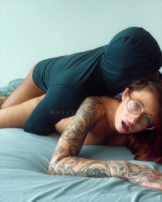 Watch Molly Dixx 🪩 (top 1%)'s leaked NSFW photo on TwXstars