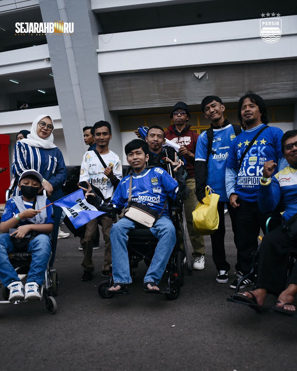 persib's tweet photo. Kau takkan kalah pantang menyerah, Bobotoh mendukungmu.

Kau takkan kalah, pantang menyerah, We are stay behind you 🤝🏆💙

#PERSIB #SejarahBiru #WeArePERSIB https://t.co/3HCJZAQ28X