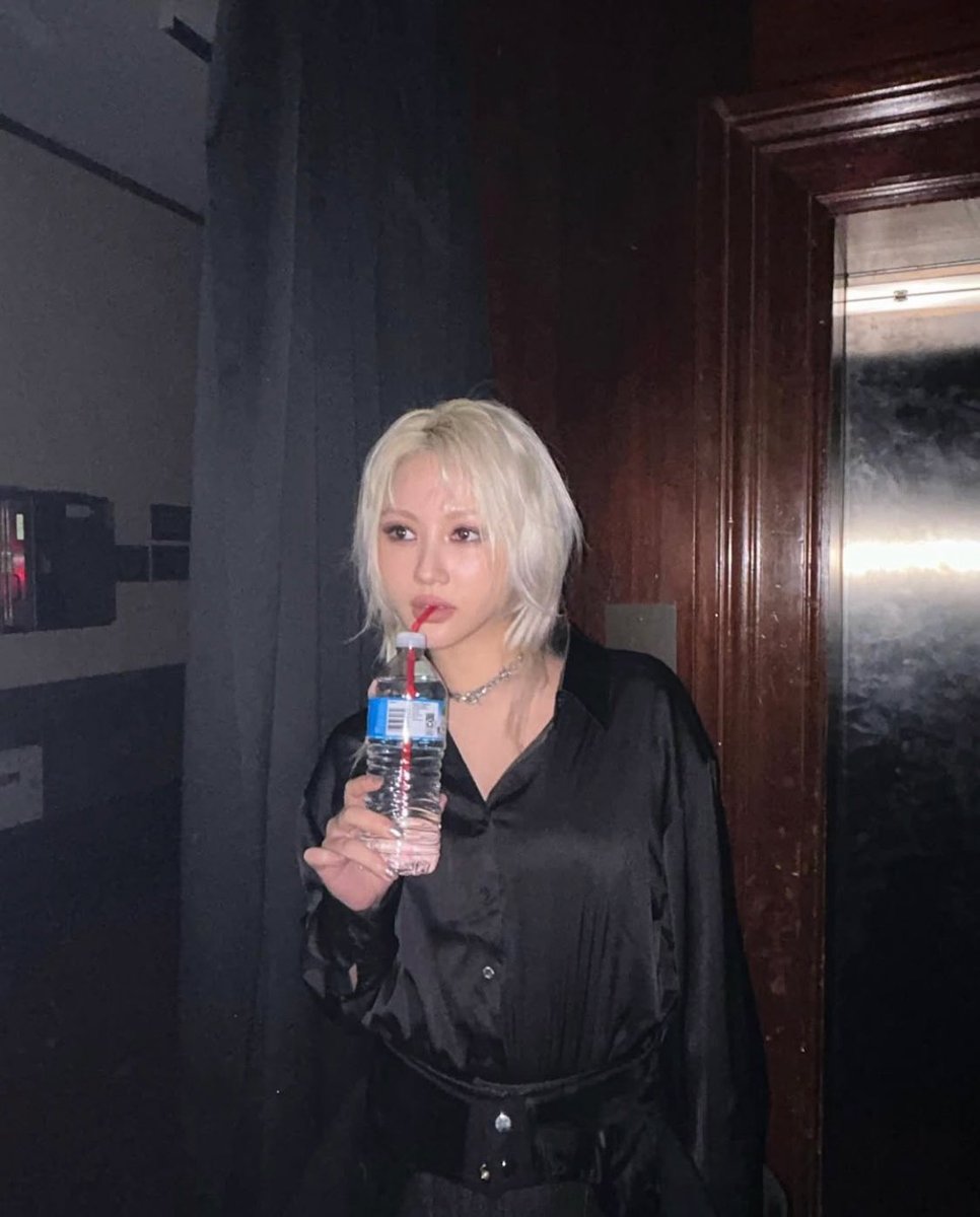 hourly siyeon (@siyeonhourly) on Twitter photo 