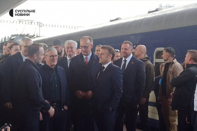 GqkII_MWsAAH-RU?format=jpg&name=small