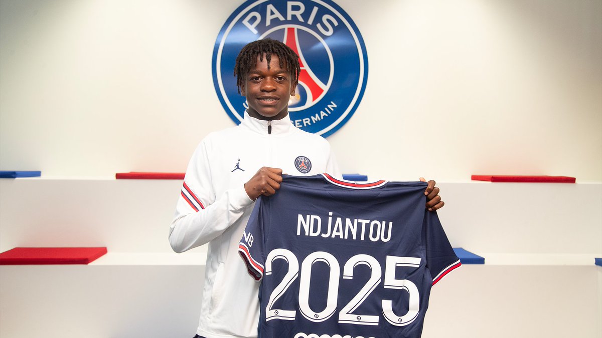 🆕 Wassim Slama (2008) et Quentin Ndjantou (2007) étaient dans le groupe du PSG pour l'entraînement collectif avant le déplacement à Montpellier. 

Axel Tape (2007), Ibrahim Mbaye (2008) et sont annoncés titulaires avec également Zaire-Emery, Mayulu et Zague (2006)