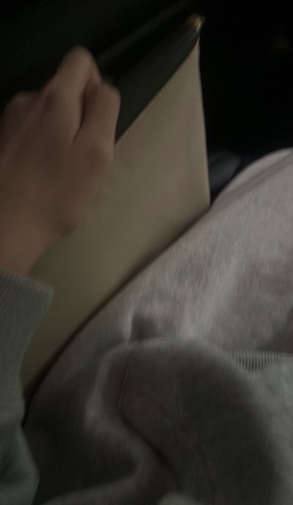 ❔❗️📔👀

BECKY I MISS YOU  
#IMissYouXBecky 
#beckysangels