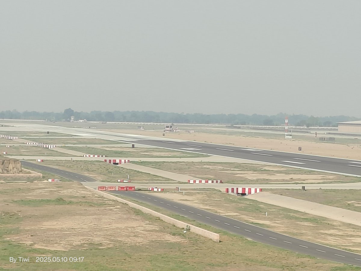 AdityaRajKaul's tweet photo. Lies of Pakistan Army busted.

This is Air Force Station Suratgarh. No damage to Station or runway in Pakistani drone or missile attack. Pakistani Rawalpindi propaganda factory torn apart. https://t.co/yJlmAVafPT
