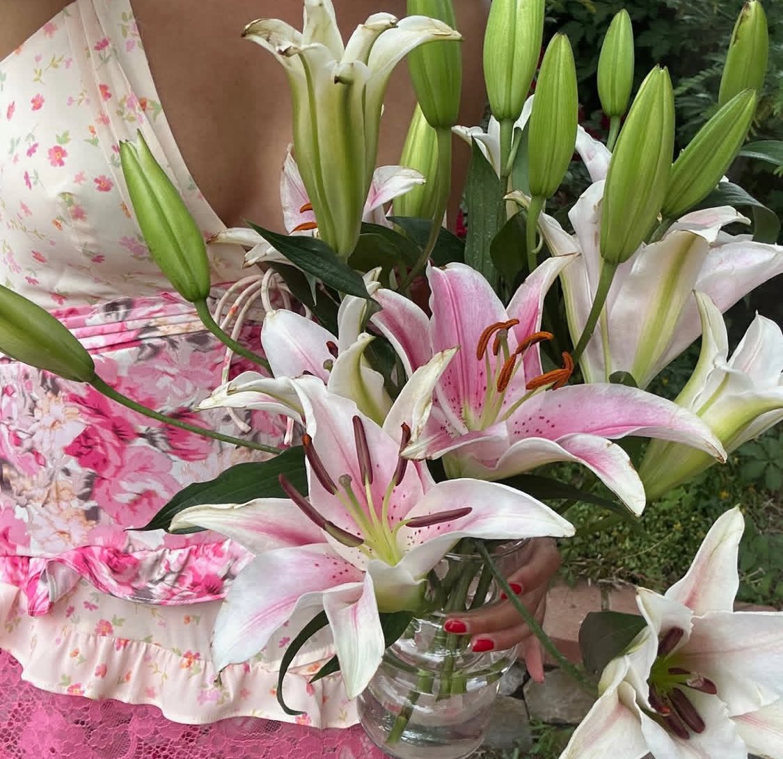 Sandy.Sonic; Peeps.onchain 🐥 (@sandy_carter) on Twitter photo My hubbie brought me home Stargazer lilies for day 1 of Mother’s Day celebration!!!
These are my favs <a href="/unstoppableweb/">Unstoppable Domains</a> fam!!!
I have such an incredible fam! My hubbie brought me home Stargazer lilies for day 1 of Mother’s Day celebration!!!
These are my favs <a href="/unstoppableweb/">Unstoppable Domains</a> fam!!!
I have such an incredible fam!