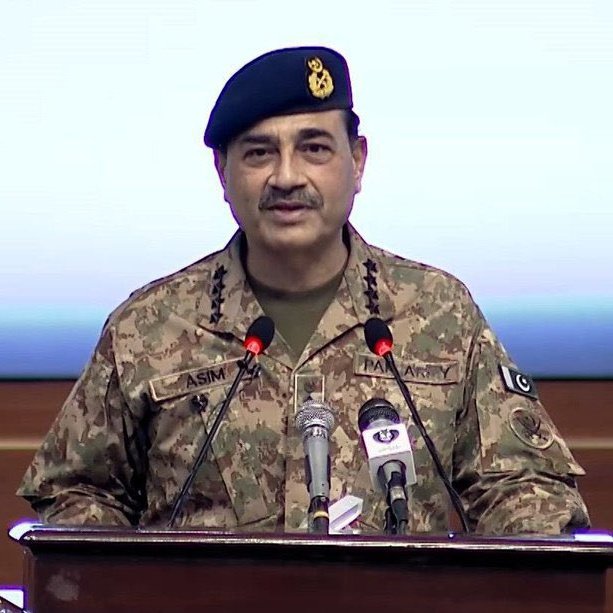 افواج پاکستان سے محبت رکھتے ہو تو لائک کرو