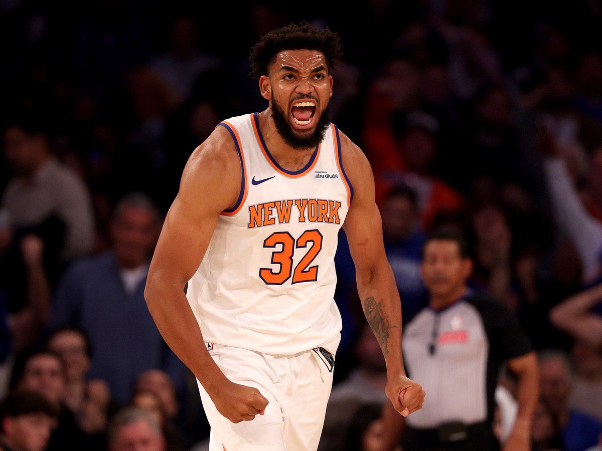 linechaserss's tweet photo. 🏀 Karl Anthony Towns "U" 19.5 Points
#NewYorkForever 

• Kat is coming off a 21 point game, we are due for some regression here as I don’t see the Knicks taking this next game & i’ll tell you why. Boston will switch up their backcourt and swarm the paint with bigs as of last game the Knicks scored 65% of their points in the paint. Massive issue on the Celtics side. 

• Kat is also favored on most books on the UNDER @ (-125), also with this being an early game we’ve seen Kat not perform well in these early matchups. 

#SportsBettingX | #SportsGamblingX