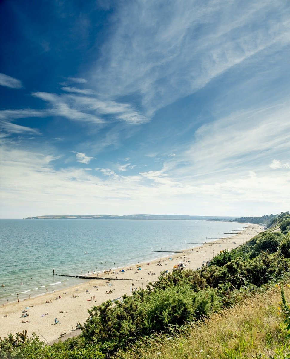 The views from these majestic clifftops never get boring... Acres of space to enjoy outdoor pursuits or mess about on the water! ⁠
⁠
bournemouth.co.uk⁠
⁠
#LoveBournemouth #BestSeasideResort