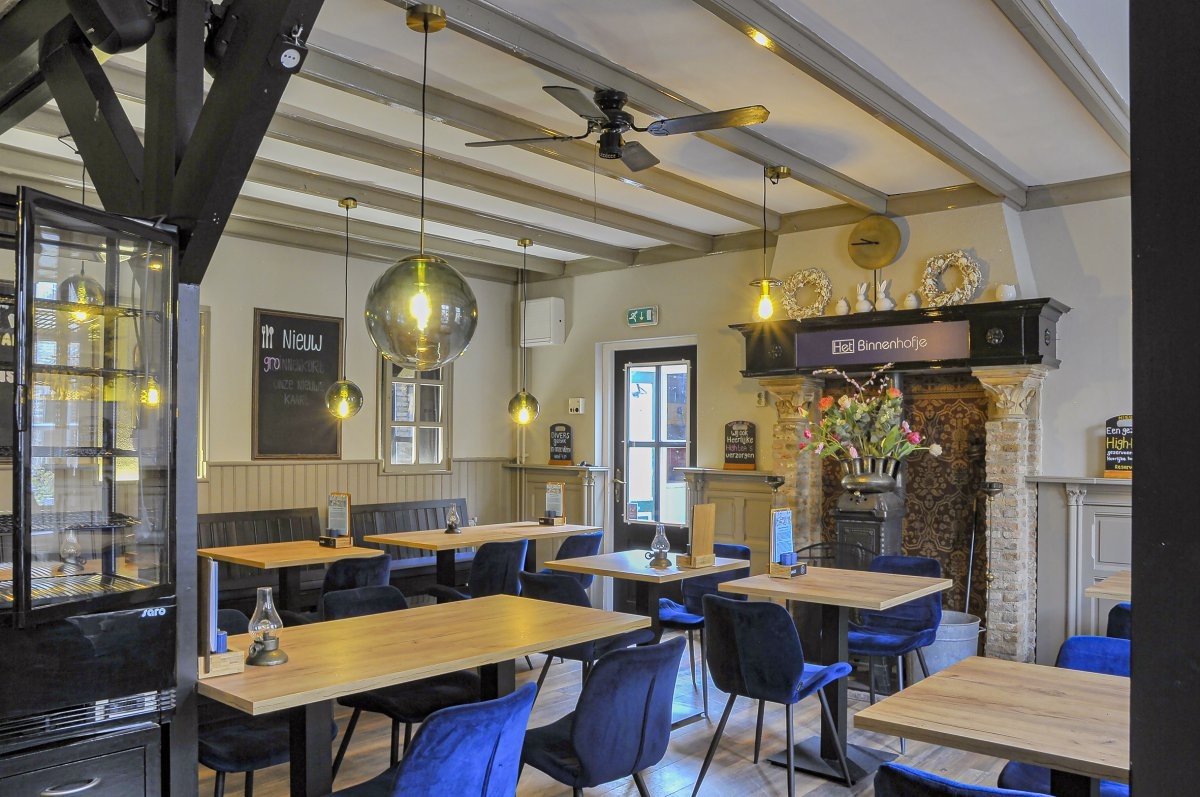 GESPOT: Brasserie 't Binnenhofje 👀⁠

Een bijzondere horecaspot: verscholen achter de markante gevel en toren van de voormalige Heilig Hartkerk, in hartje Oosterhout. Een charmante brasserie met terras, gelegen aan het Binnenhofje 3. 
⁠
Meer info 🔗 horecaspot.nl/aanbod/bedrijf…