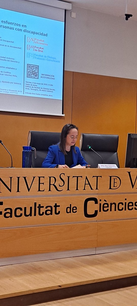 validovalencia's tweet image. Jornadas en la @UV_EG en el que el proyecto "cultura es vida" de @codifiva_org, es explicado junto a otros relacionados con la discapacidad, con un brillante cierre por parte de Mar Garcerán, diputada en @cortsval.

😉🔝👍