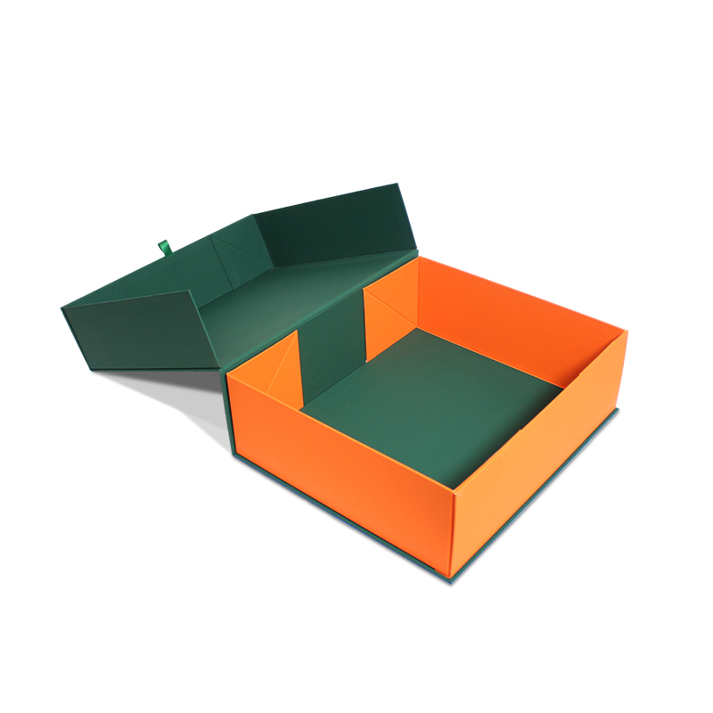 cfpackaging's tweet image. ‼Durable, foldable, and fully customizable in size. It uses a flat-pack design to saves shipping space and reduces costs. It is also easy to assemble and can be completed in seconds. Sturdy structure, versatile for any product.
✅Size：32X28X10.6 cm
#foldingbox #foldablebox