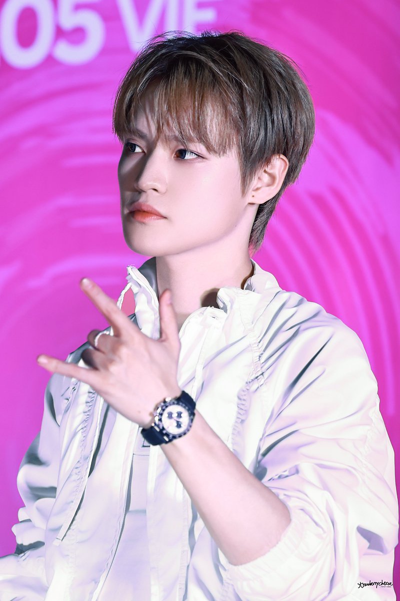 250509 ✍️
#천러 #辰乐  #CHENLE #NCTDREAM