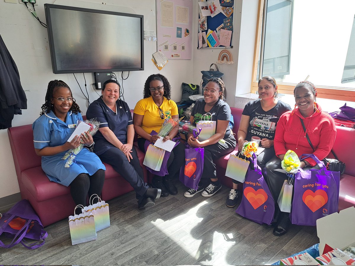 49klb's tweet image. It was fantastic celebrating IDM earlier this week. And who better to help me lead the celebrations ..our internationally trained midwives. They were amazing.