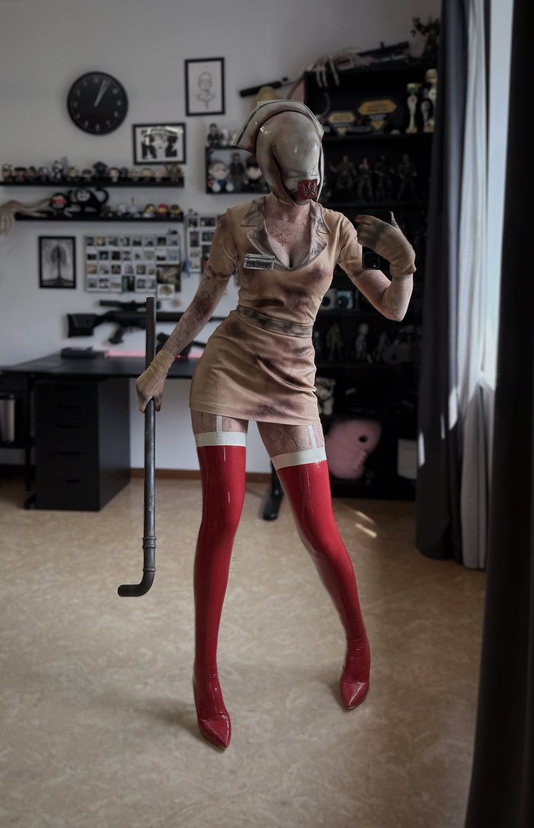 Frau Haku❗️ (@frau_haku) on Twitter photo Bubble Head Nurse
Finally new cosplay!
At the beginning of the year I took care of my health (symbolically), so this is the first costume for this year. But I tried new techniques! Such as liquid latex spraying
#SilentHill #SilentHill2 #SilentHillCosplay #BubbleHeadNurse
<a href="/adsk4/">伊藤暢達/Masahiro Ito</a> Bubble Head Nurse
Finally new cosplay!
At the beginning of the year I took care of my health (symbolically), so this is the first costume for this year. But I tried new techniques! Such as liquid latex spraying
#SilentHill #SilentHill2 #SilentHillCosplay #BubbleHeadNurse
<a href="/adsk4/">伊藤暢達/Masahiro Ito</a>