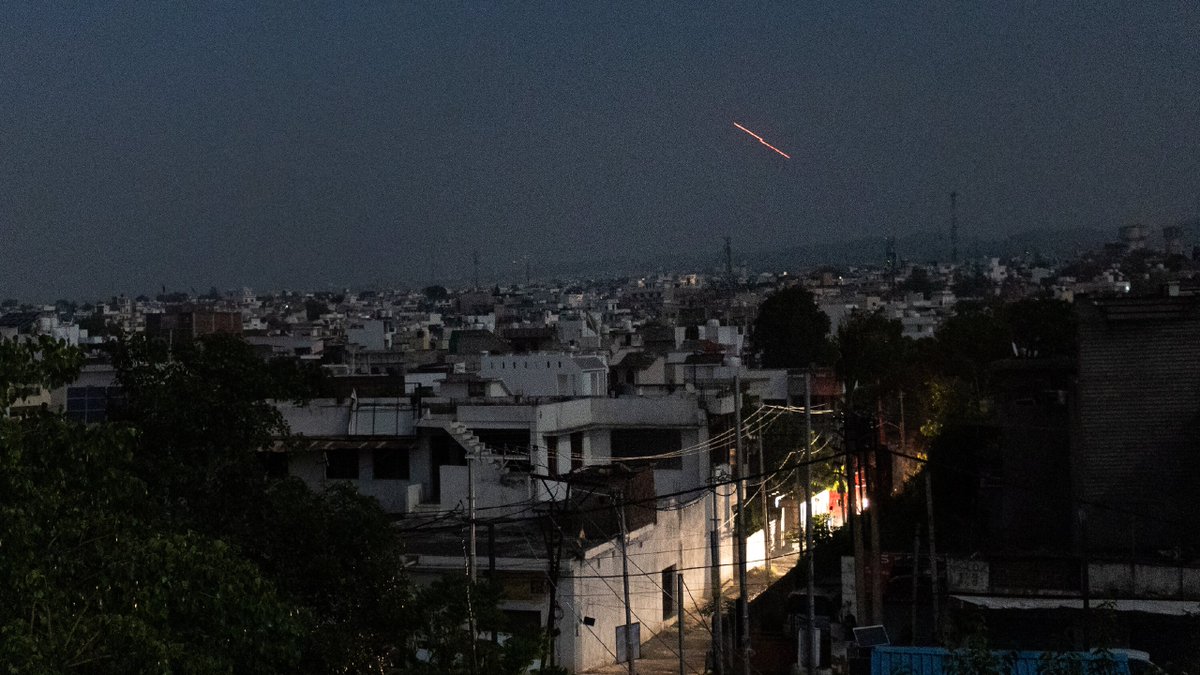 世界苦茶2025年05月10日• 50条印巴冲突升级到双方攻击对方正规军基地程度| 中国4月官方进出口数据意外强劲| 俄罗斯举办胜利日阅兵|  美国可能承认巴勒斯坦建国