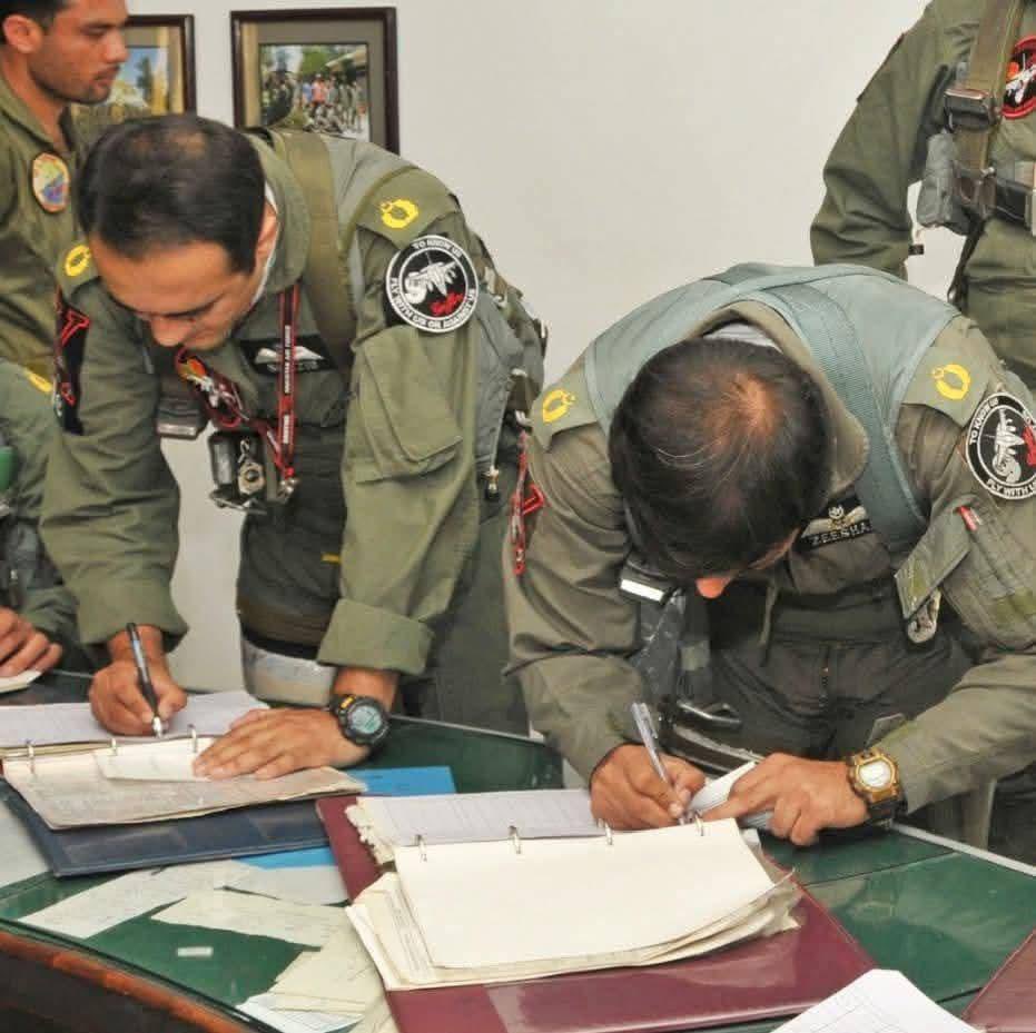 3 pilots wrote “Farewell Letter” for families before going to a suicide mission to destroy 3 important airbases of India.
Guess what, all 3 landed back safely.
Allah o Akbar
#operationbunyanulmarsoos
#IndiaPakistanWar #IndianArmy 
#IndiaPakistanWar2025 
#حميدان_التركي