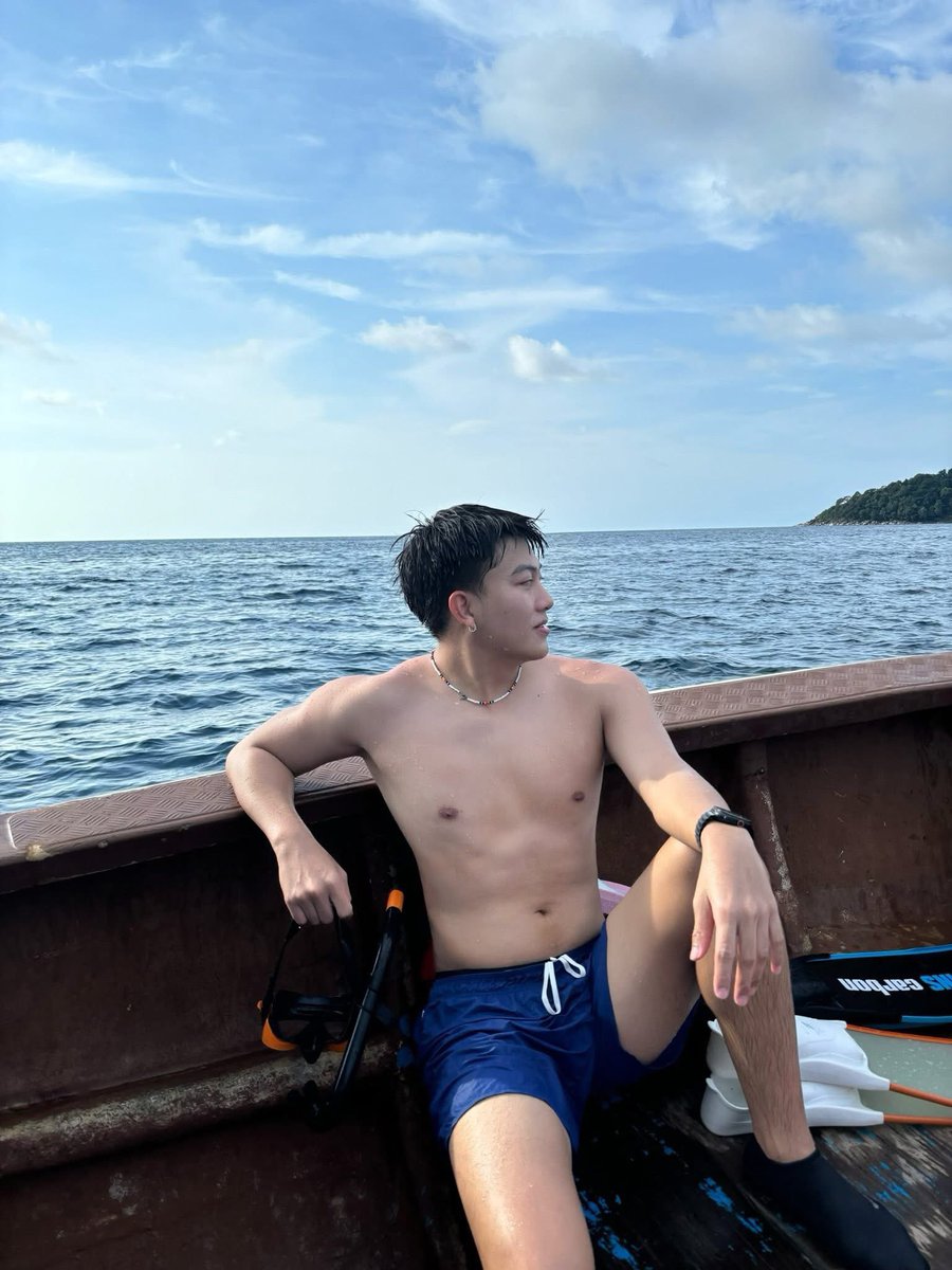 kusexyboy's tweet photo. “ร่างกายต้องการทะเล” 💚🌊🌤️
-ชิน
IG : chin_thanawat 
#บริหารธุรกิจ #บัณฑิต #KU79 #KUSEXYBOY
#ศิษย์เก่าแซ่บต้องบอกต่อ https://t.co/wzO44lo1GA