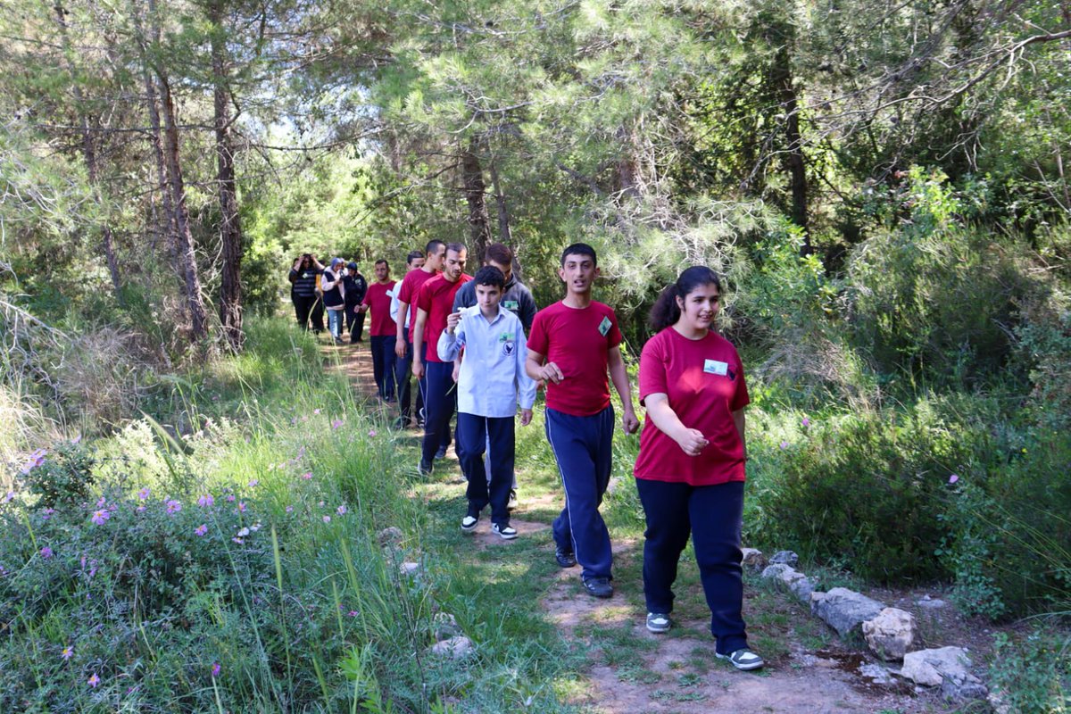 🌿 Through the #DoroubAlHima project, SPNL hosted students from Shamlan Social Institution for a day of hiking, horseback riding &amp; joy in nature 🐎💚
Promoting #inclusion &amp; #EnvironmentalJustice for all!
🔗 spnl.org/an-inclusive-e…
#SPNL #NatureForAll