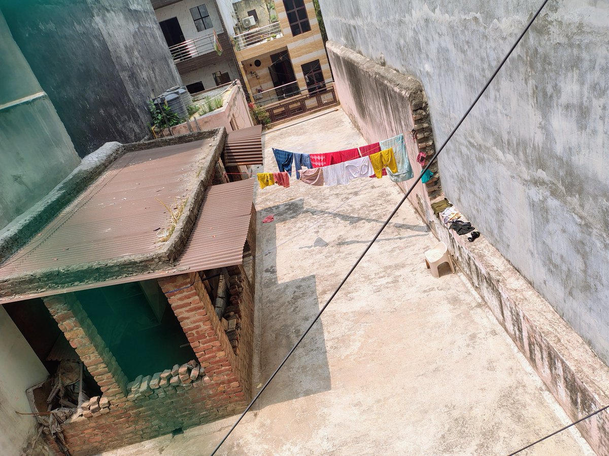 Saurav_ab's tweet photo. How about it starts raining fast or atleast drizzle in West Delhi and then charge a fee? @ZeptoNow @zeptocares https://t.co/tJk1OLh7KG