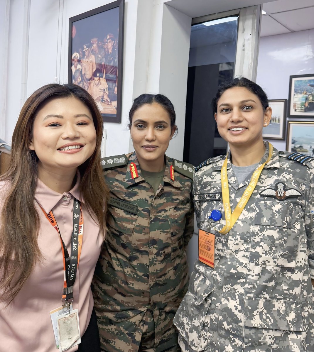 One frame.
A Christian journalist.
A Muslim soldier.
A Hindu pilot.
No slogans. No hate. Just India.

Different faiths. One flag. One mission.
This is India 🇮🇳 where diversity speaks, defends and soars.

#IncredibleIndia #UnityInDiversity #IndiaForPeace #IndiaPakistan