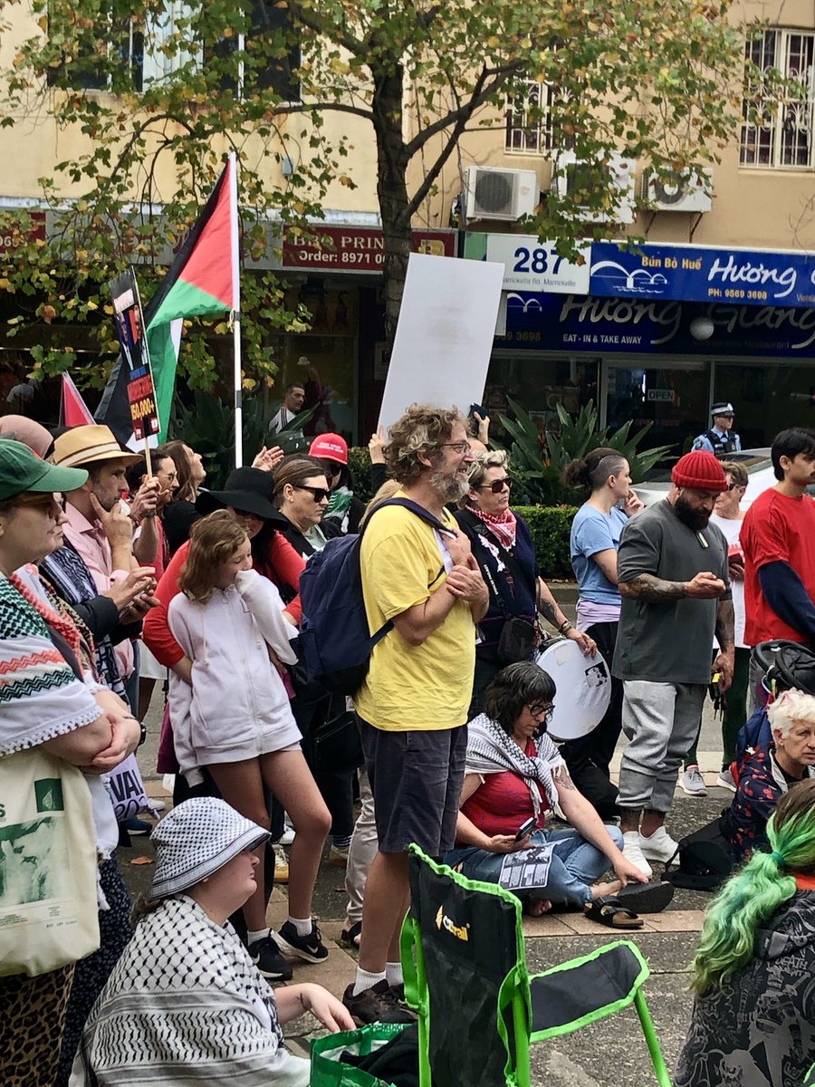 CairnesLinda's tweet photo. #palestineprotest #sydneyprotest #marrickville #nomoreexcuses #arminggenocide #rally #albosoffice #sat10may25 A great selection of people came out to “encourage” Albo to raise his game. #FreeGaza https://t.co/yWWcw0XuRn