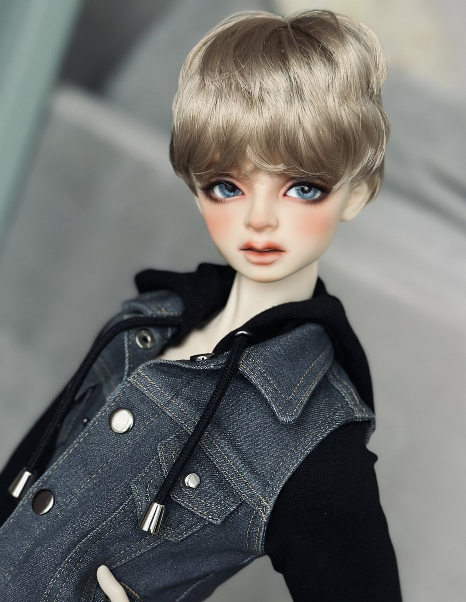 비오는 토요일의 나츠. 사실 저희집에도 남자애가 있답니다😇