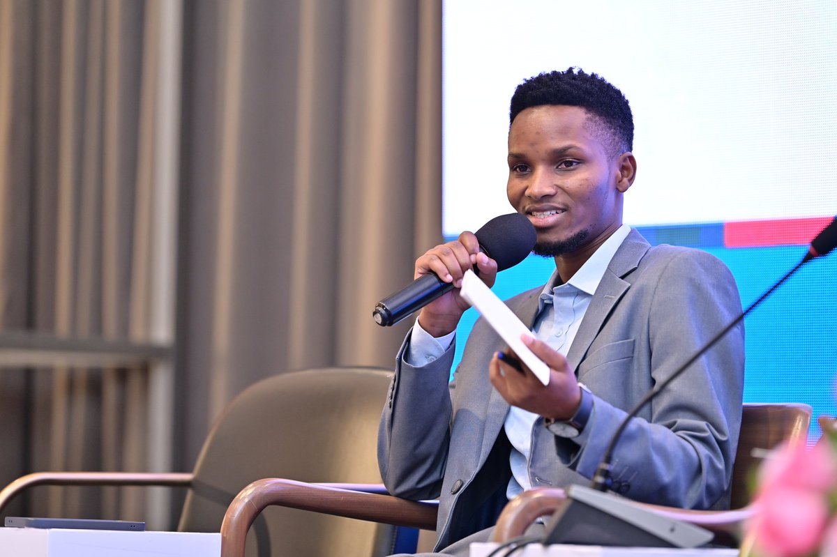 Gathai__Mundia's tweet image. Did you know it takes 17 years for research to influence policy/change? I represented @zihiinstitute at #Evi4DevConference; &quot;From Data to Action&quot; panel, discussing #Data4lmpact, #DecolonizeResearch, &amp;amp; why we must return data to the communities.
Read more: bit.ly/Evi4Dev