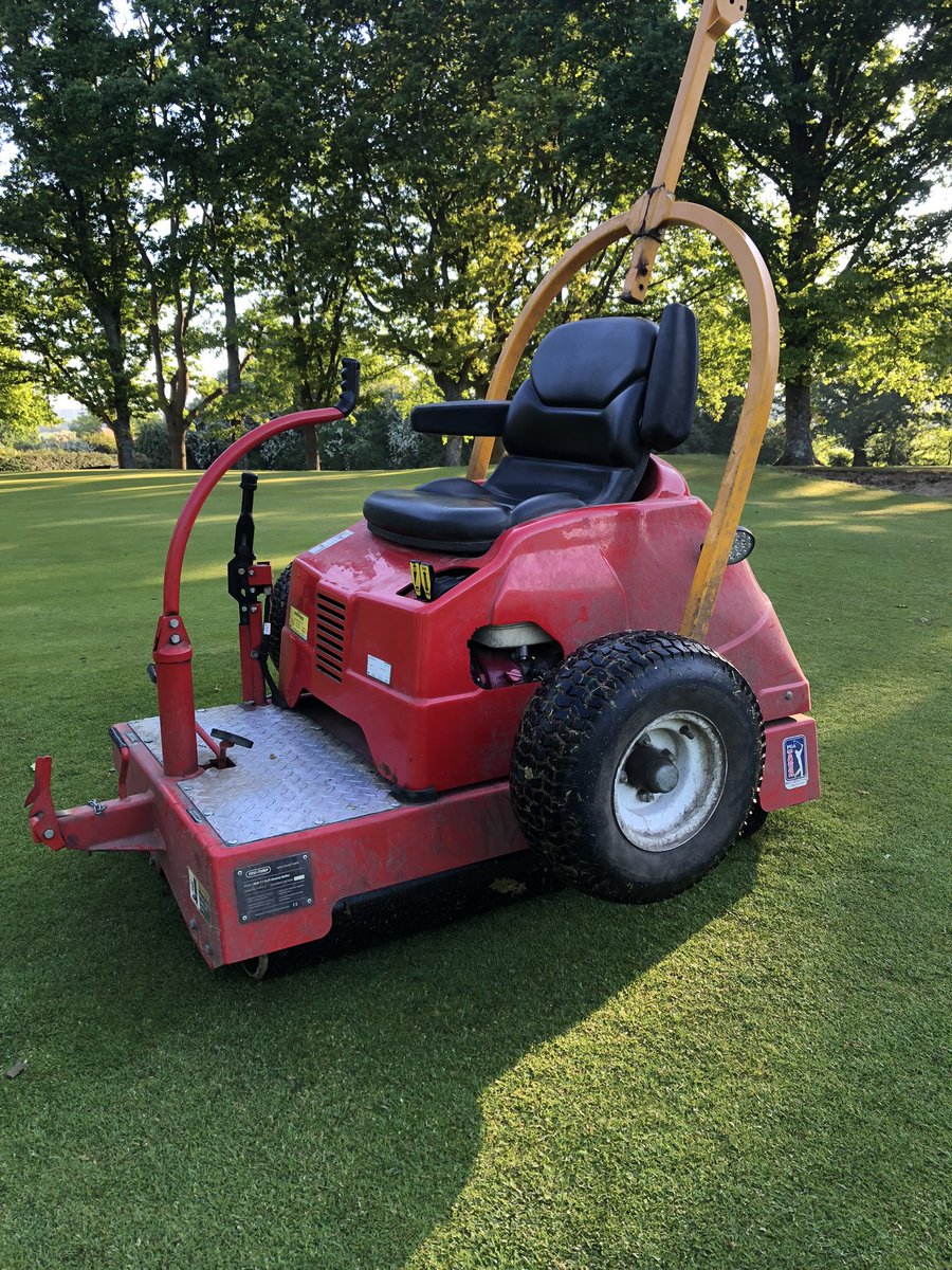 Miles_gkeeper's tweet photo. Happy Saturday! @Tru_Turf rolling those greens. ⛳️ #showusyours #truturf #greenkeepers #turfmanagement #ashfordkentgolfclub https://t.co/KHCCjmlkej