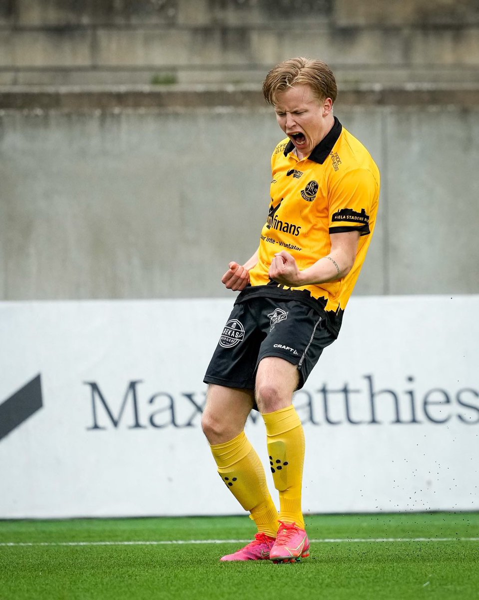 3 poäng till Krubban! 

Lunds BK - Hässleholms IF 1-0 (1-0)

Målskytt i Lunds BK: Kevin Liimatainen10” 

#lundsbk #fotboll #ettansödra 📸 @matsborgsfoton <a href="/Lund/">Lund 📖</a>