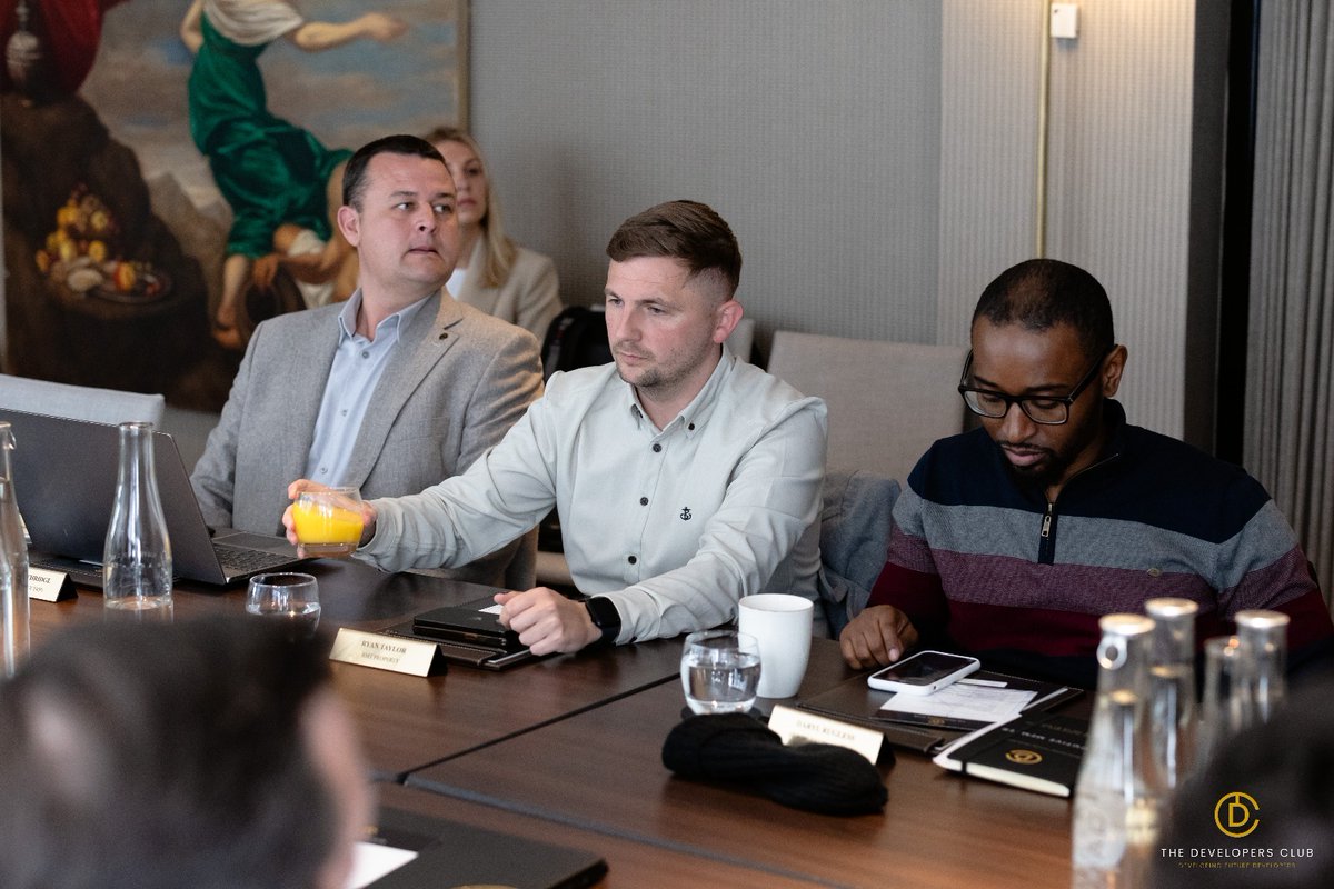 _developersclub's tweet image. The Executive Growth Mastermind unites top developers to tackle market dynamics, unlock opportunities, and engineer sustainable growth. Follow @thedevelopersclub for more. #ExecutiveGrowth #TheDevelopersClub