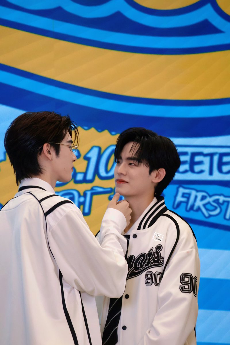 sunmeili1117's tweet photo. 😎
#TeeTeePor1stFansignGuangzhou 
#teeteepor 
#twnpich https://t.co/XQPXh0aqW9