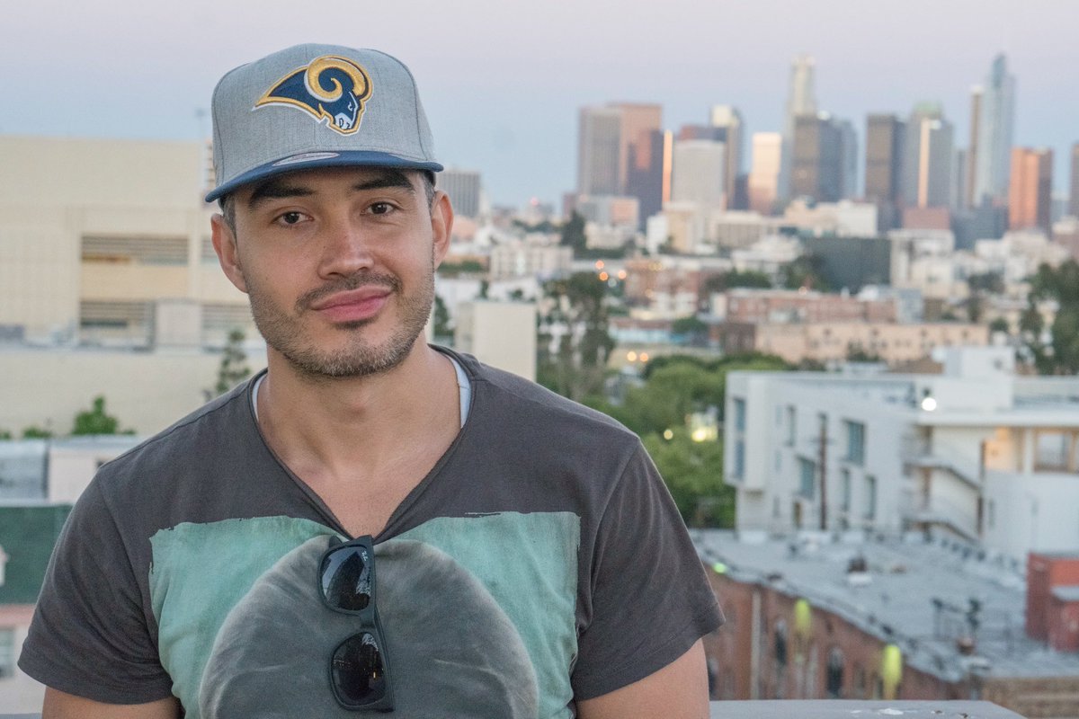 DarwinReina's tweet image. LA vibes 🫡

#FilmmakerFitness #FitForCreatives #QuickWorkouts #CoreStrength #HealthyHabits #IndieFilm #StayCreative #DarwinReina #losangeles #Barcelona #USA #NewYork #FitnessParaCreativos #LHIFF #TNFF #LAFF #CineyFitness