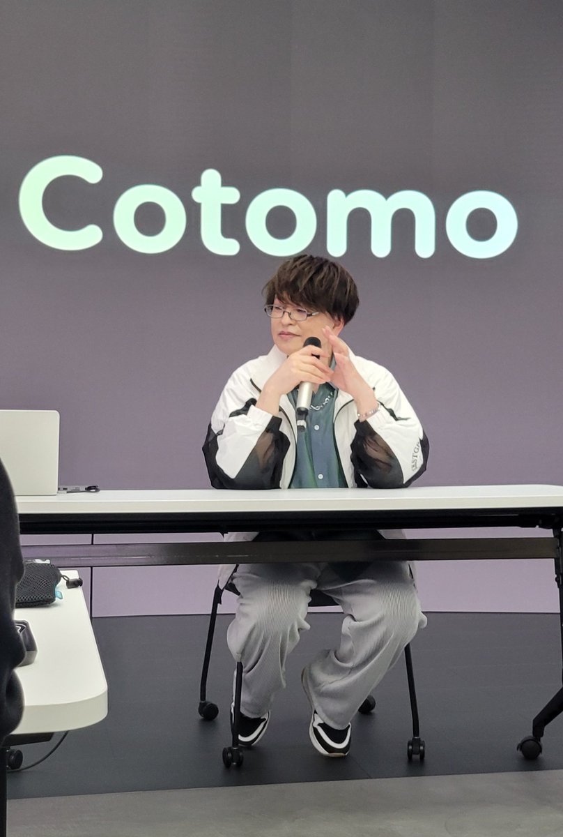 finalreishiki's tweet photo. #Cotomo #Starley #緑川光 
特等席だと思いましたありがとうございました😭🙏✨
ズームしたりしてますが、緑川さんのご尊顔をこんなに近い距離で拝見できるなんて……当選頂けて嬉しかったです…🙏✨✨そして終始可愛いを振りまいてました緑川さん本当にキュートでした🙏🙏💕💕💕💕 https://t.co/JSojZLfCNf