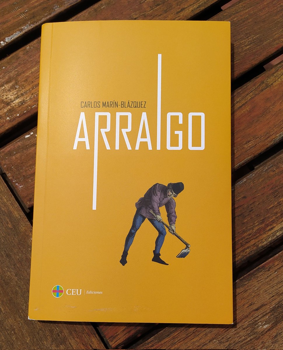 marin_blazquez's tweet image. Qué enorme ilusión me hace presentar al fin 'Arraigo'.
Por el tema que trata.
Por haber obtenido un accésit del Premio de ensayo Sapienta Cordis.
Y por el magnífico trabajo de edición de todo el equipo de @CEUEdiciones
Bienvenido al mundo.