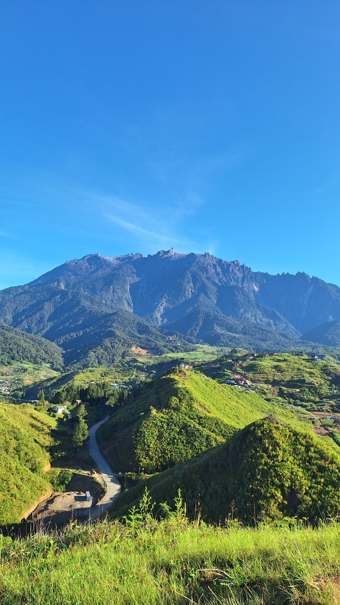 auriekohl's tweet photo. Today i walked at Pyramid Hill Kundasang. https://t.co/R3TmzdYX2S