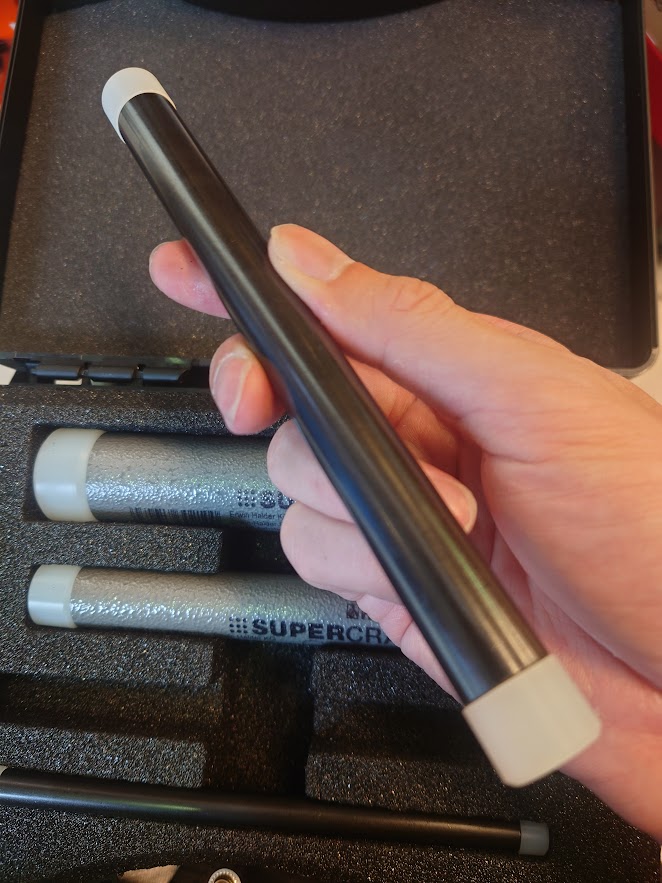 FG_NAMBA's tweet image. 他ではなかなか見かけない、ハンマーの専門メーカーである #HALDER のドロップハンマーの、さらにセット仕様です。強い打撃が必要ないシチュエーションで使えるようにと、ハンマーの柄自体がなくてヘッド部分をカクテルのシェーカーのように持って使います。

#ファクトリーギア