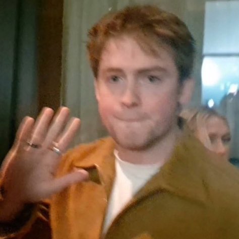 iluvlikingkit's tweet image. blurry Kit, love you tons xxx