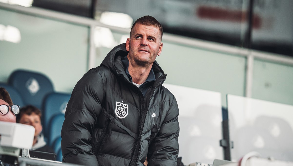 FCNordsjaelland's tweet image. 𝐻𝑜𝑙𝑑𝑒𝑡 𝑏𝑎𝑔 ℎ𝑜𝑙𝑑𝑒𝑡: 𝐀𝐥𝐞𝐱𝐚𝐧𝐝𝐞𝐫 𝐑𝐢𝐠𝐞𝐭

Bliv klogere på vores tekniske direktør her, hvor du kan læse om vejen til jobbet i FC Nordsjælland, hvor han har været de seneste 13 år ❤️💛
🔗 fcn.dk/nyheder/2025/m…
#sldk