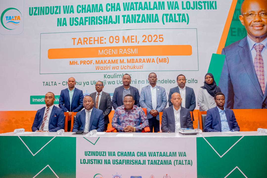 TPA YAPONYEZWA KWA TUZO YA BANDARI SHINDANI BARANI AFRIKA, TALTA YAZINDULIWA RASMI

Mamlaka ya Usimamizi wa Bandari Tanzania (TPA) imepokea tuzo maalum ya pongezi kwa mchango wake mkubwa katika kuzifanya Bandari za Tanzania kuwa miongoni mwa bandari shindani zaidi katika Ukanda