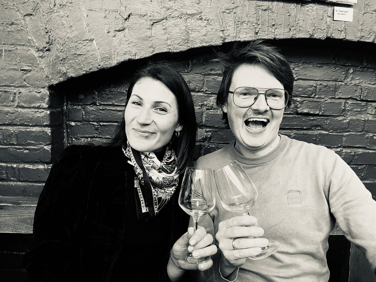 Liuba Papeo (@ljuba_pi) on Twitter photo Time to celebrate a new ANR-DFG funded project in collaboration with the stellar <a href="/DKaiserlab/">Kaiser Lab</a>
Stay totally tuned!!! 😎 Time to celebrate a new ANR-DFG funded project in collaboration with the stellar <a href="/DKaiserlab/">Kaiser Lab</a>
Stay totally tuned!!! 😎